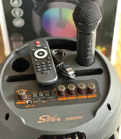 اسپیکر بلوتوثی شارژی قابل حمل مدل ZQS8220S